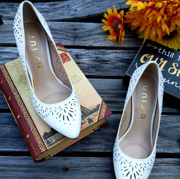 Super Deal Buy One Pair Size 6 Get Other Free Unisa Pumps - Picture 16 of 16